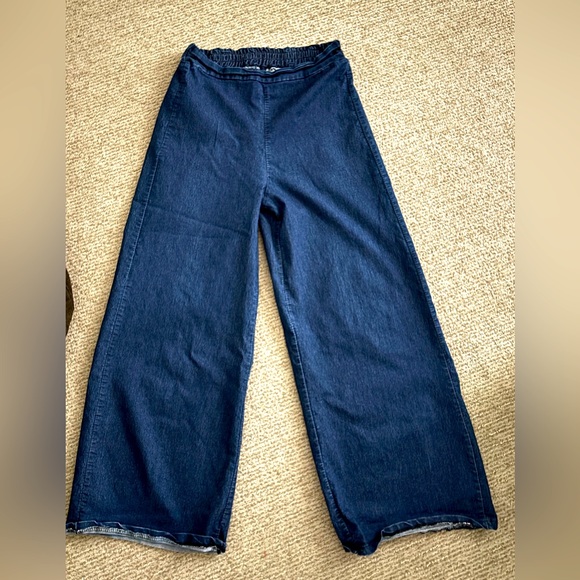 Denim - Loose, cropped jeans from Italy
